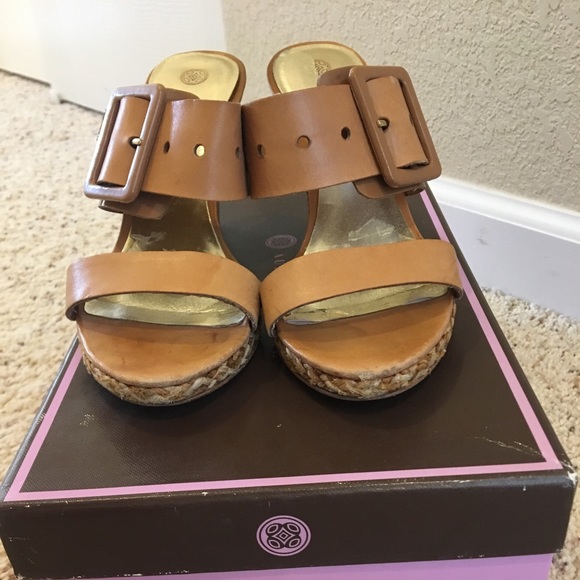 Audrey Brooke, Camel Leather Wedge Sandals, Sz 8.5 - Picture 3 of 6